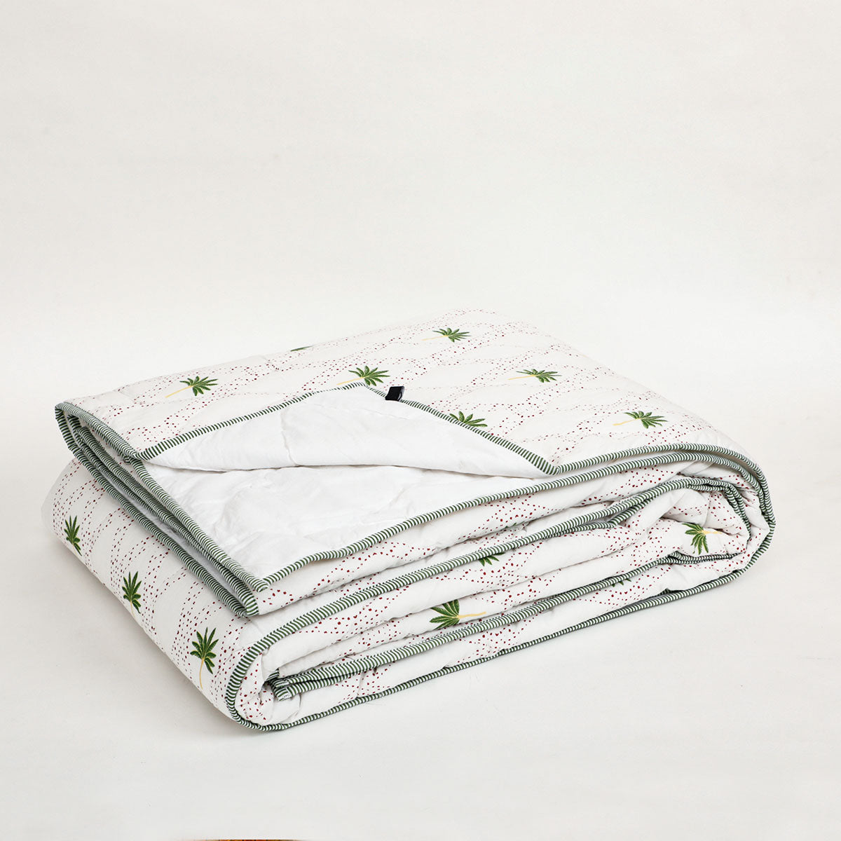 Ramo Quilt With Cushion Cover Set