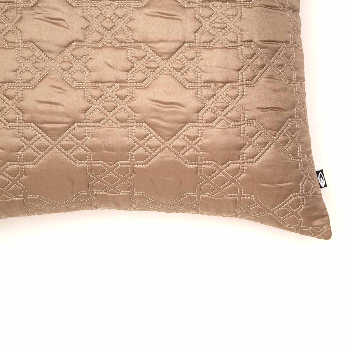 Jharokha Quilt With Cushion Covers Set