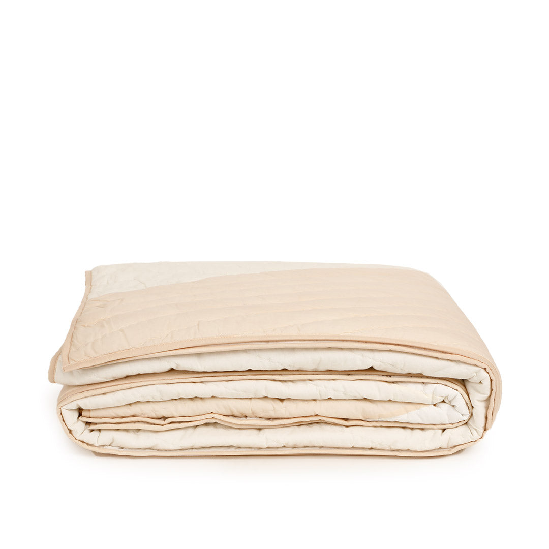 Jester Off-White Quilt With Sham Set