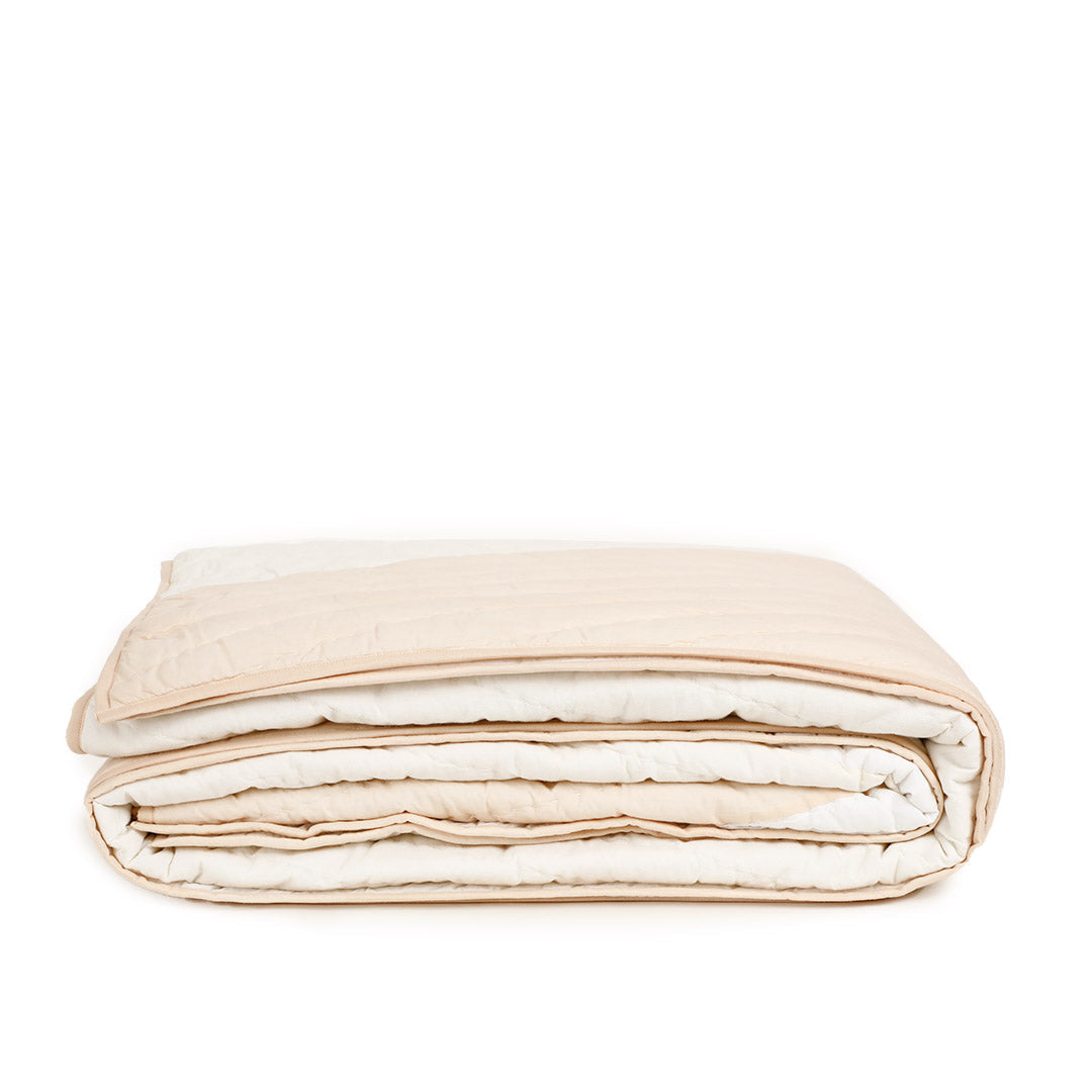 Jester Off-White Quilt With Sham Set
