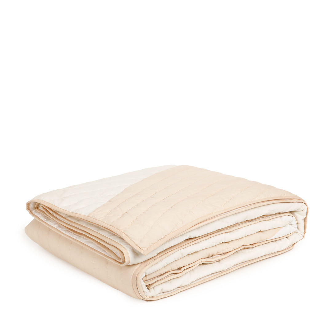 Jester Off-White Quilt With Sham Set
