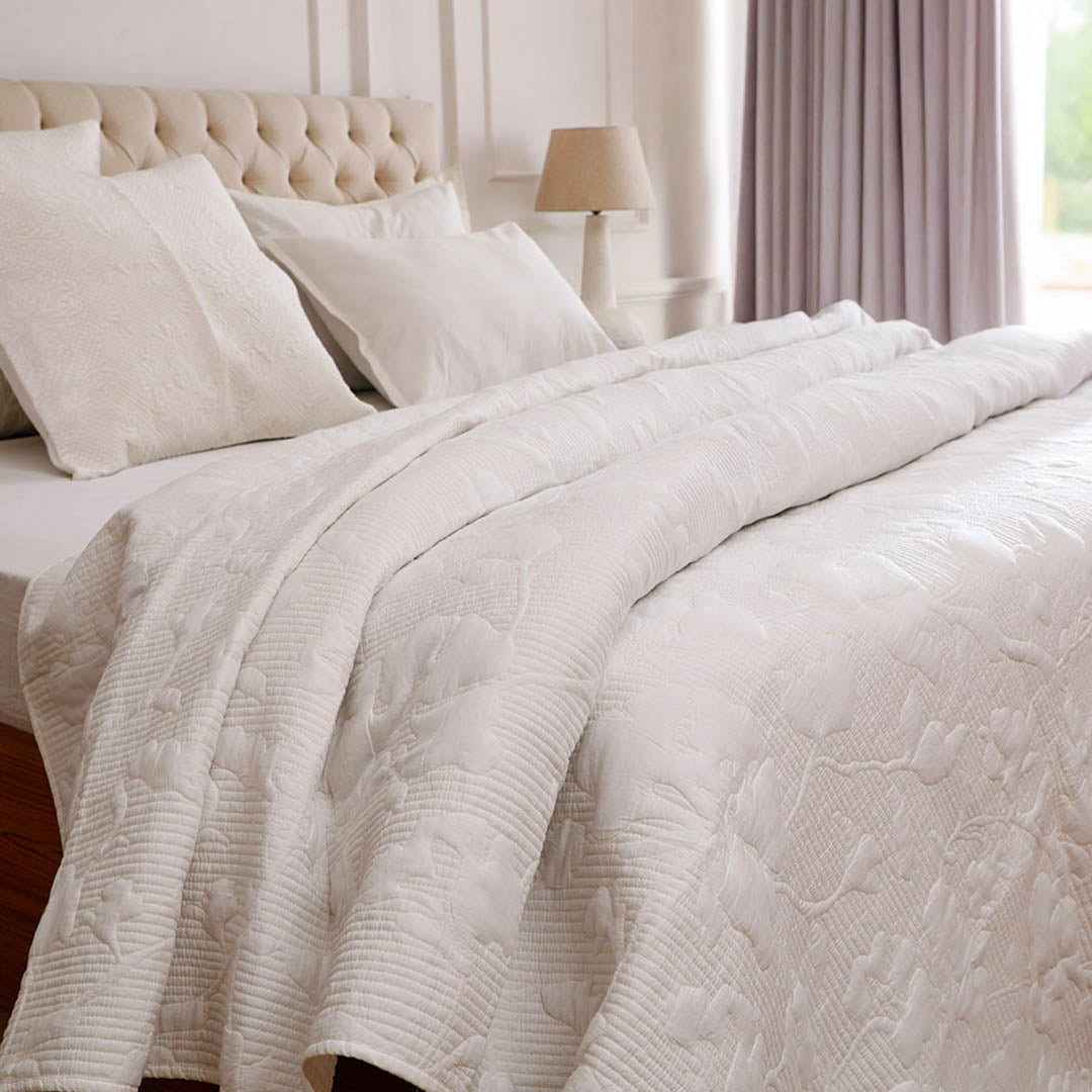 Adara Off-White Bedspread