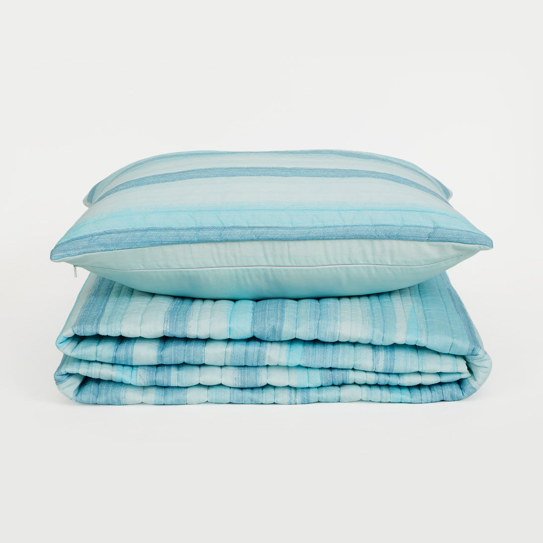 Blustroke Quilt and Pillow Cover Set