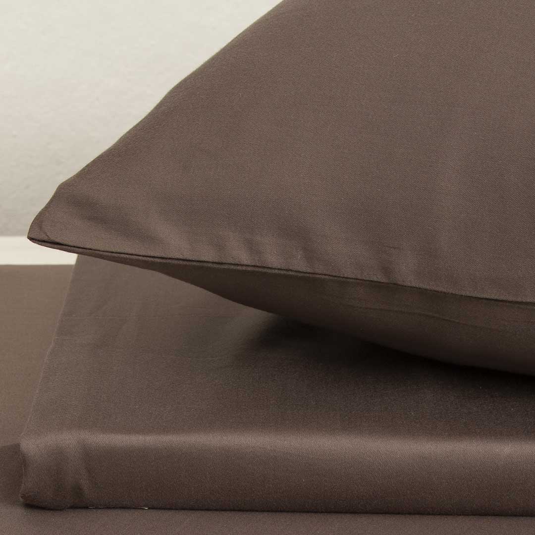 Mage Gray King Size Bed Sheet with 2 Pillow Covers